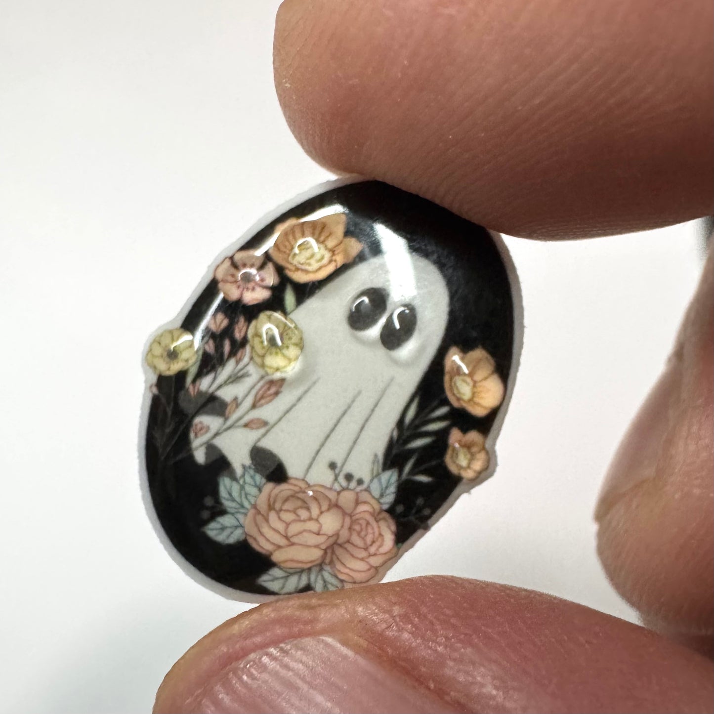 Oval Ghost flowers stud earrings