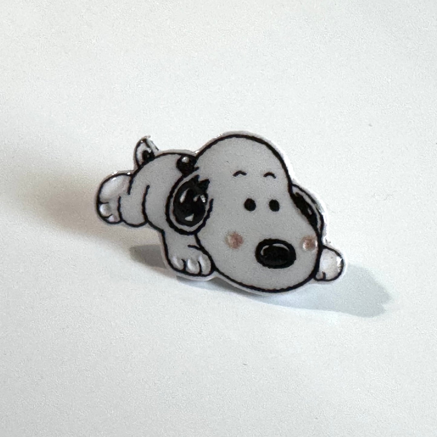 Snoopy pin
