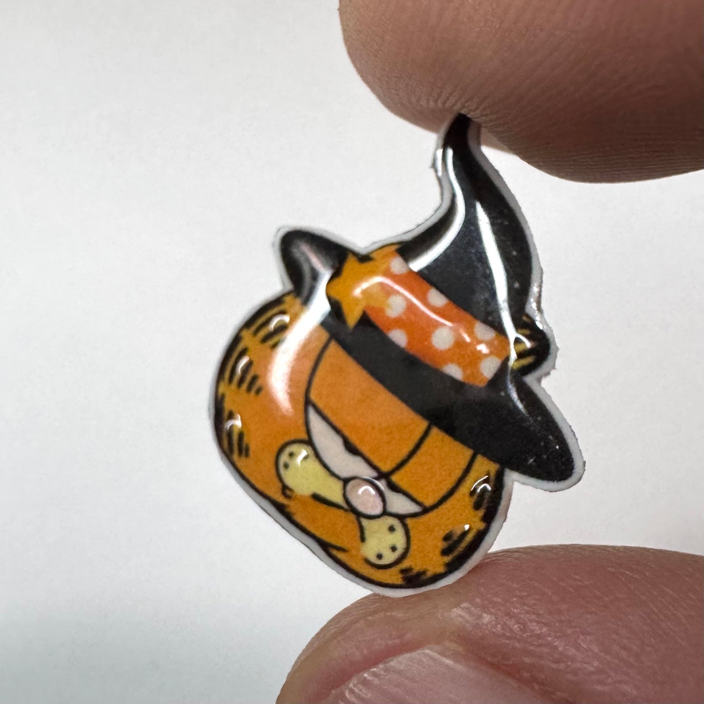 Garfield Halloween stud earrings